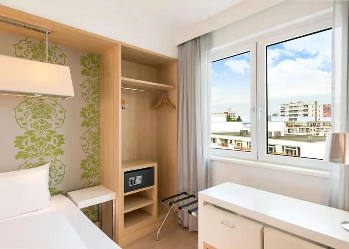 Nh Potsdamer Platz 4*