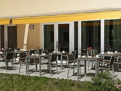 إن إتش ساحة بوتسدام 4* برلين