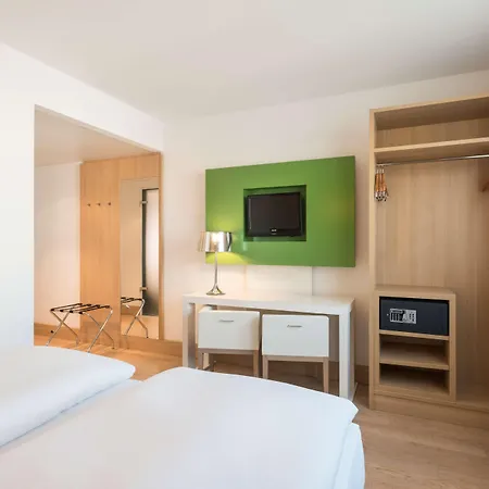 Nh Potsdamer Platz 4* Berlín