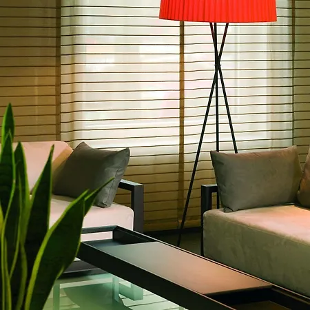 فندق إن إتش ساحة بوتسدام 4*