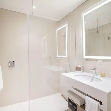 إن إتش ساحة بوتسدام فندق 4*