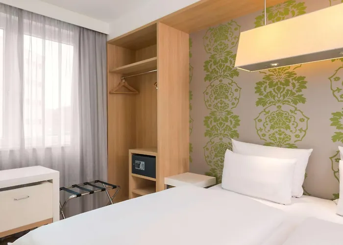 Nh Potsdamer Platz 4* Berlin