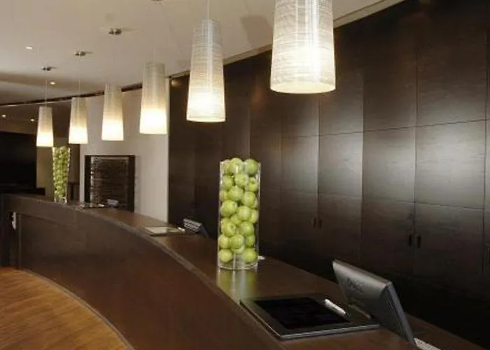 Hotel Nh Potsdamer Platz 4*