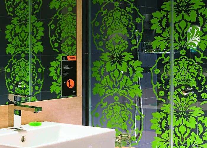 Hotel Nh Potsdamer Platz 4*