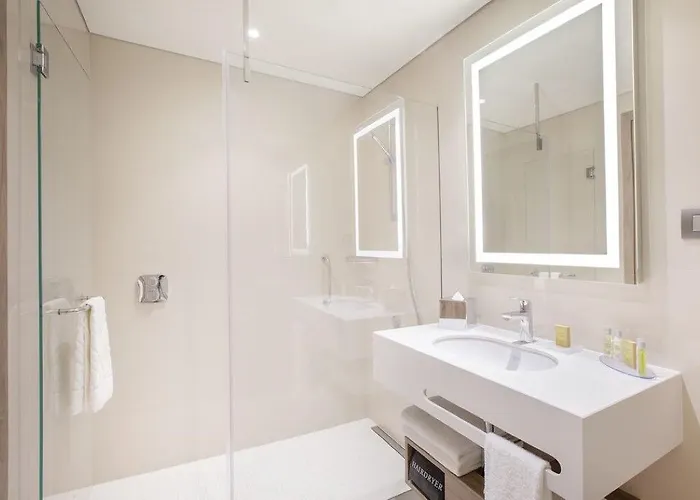 Nh Potsdamer Platz Hotel 4*