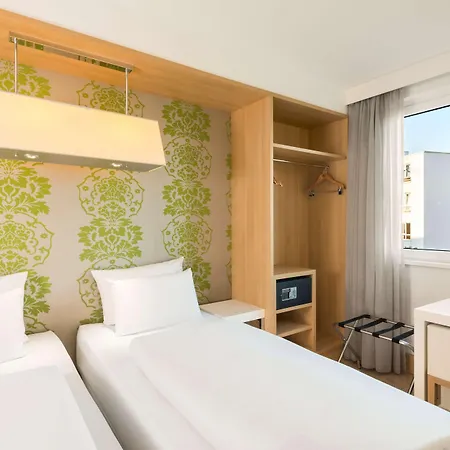 호텔 Nh Potsdamer Platz 4*