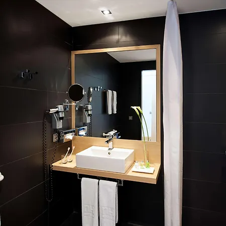 Hotell Nh Potsdamer Platz 4*